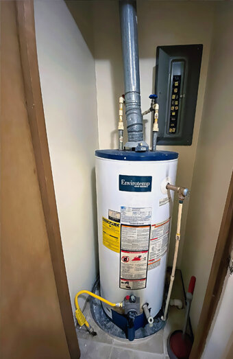 https://inglewoodhotwater.com.au/uploads/2025/06/gas-hot-water-system-40702.jpg