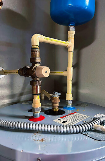https://inglewoodhotwater.com.au/uploads/2025/06/gas-hot-water-system-63012.jpg